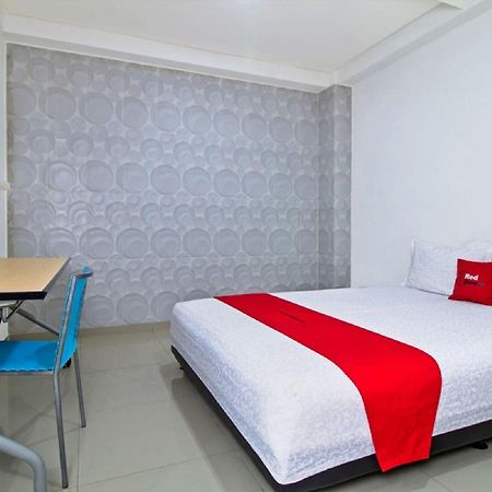 Hotel Reddoorz @ Pulomas Jakarta Exteriér fotografie