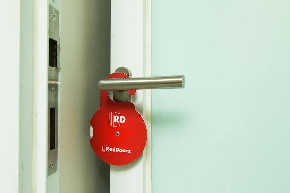 Hotel Reddoorz @ Pulomas Jakarta Exteriér fotografie