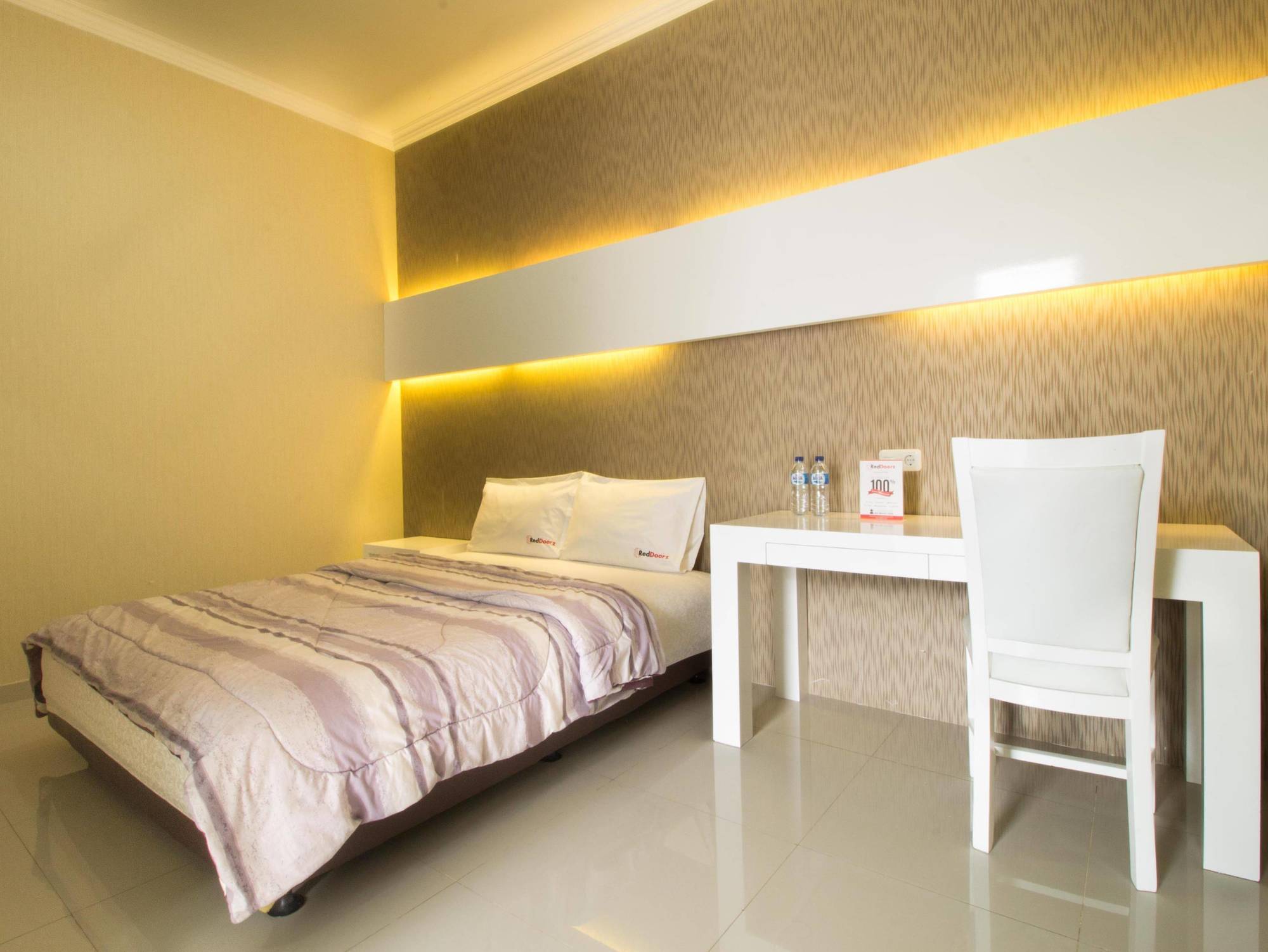 Hotel Reddoorz @ Pulomas Jakarta Exteriér fotografie