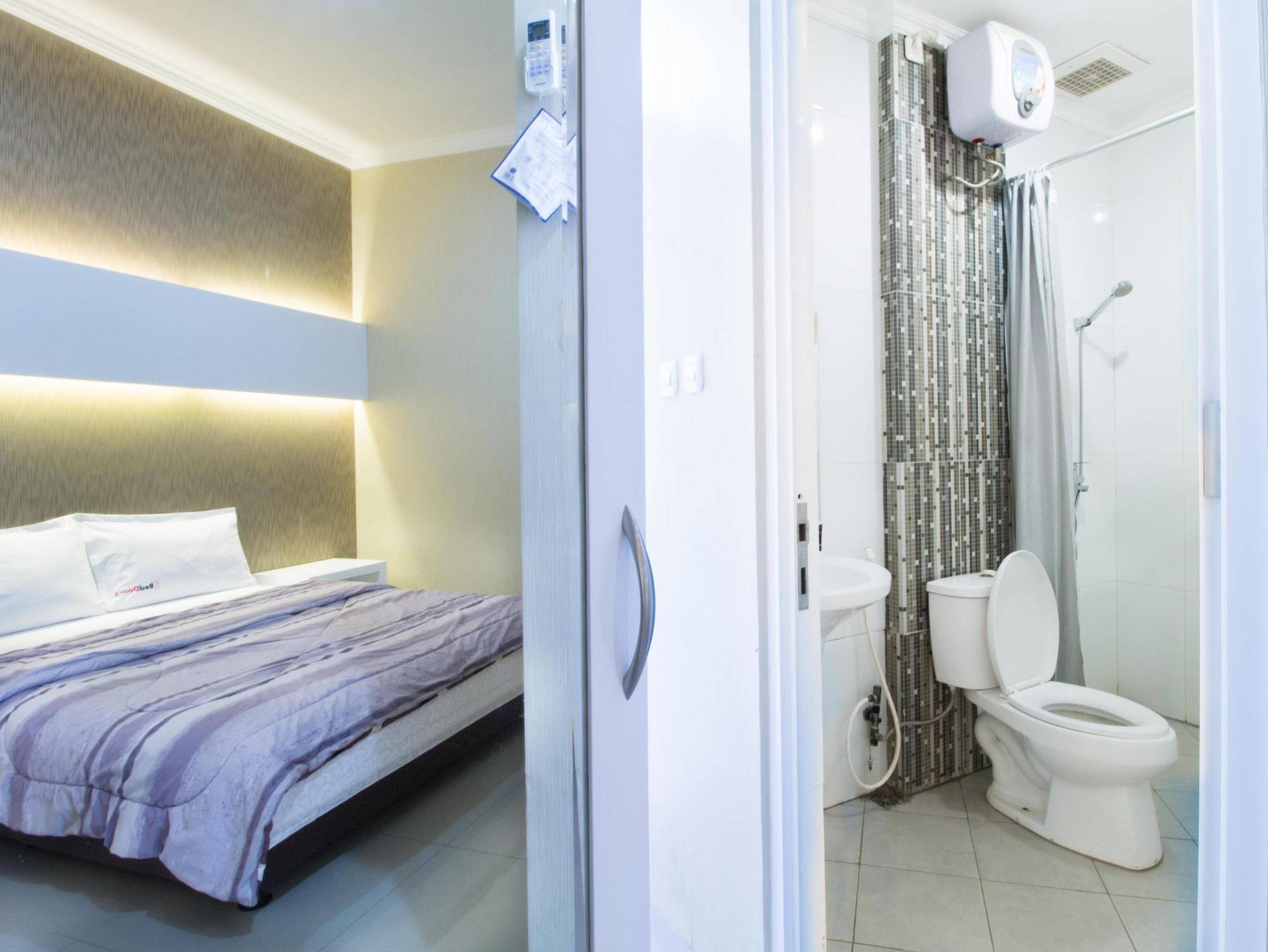 Hotel Reddoorz @ Pulomas Jakarta Exteriér fotografie