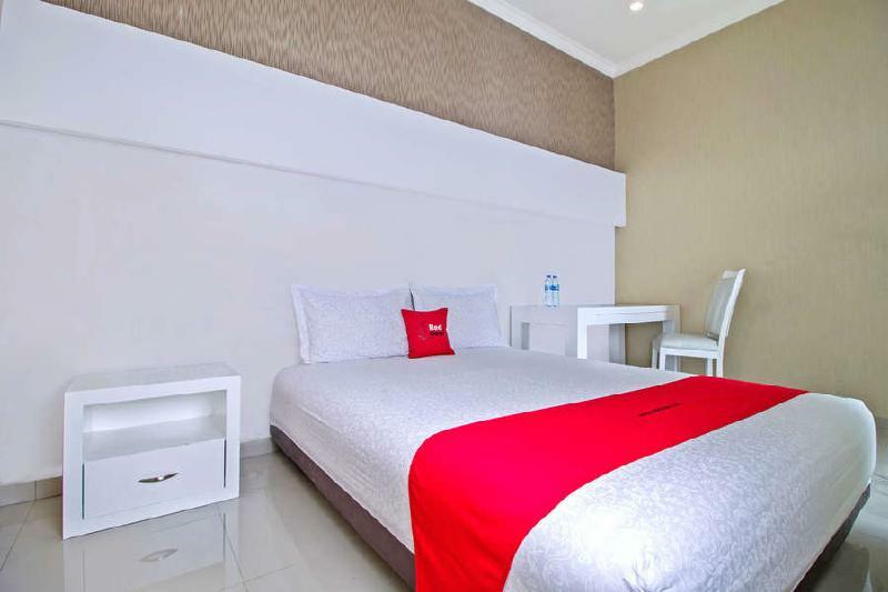 Hotel Reddoorz @ Pulomas Jakarta Exteriér fotografie