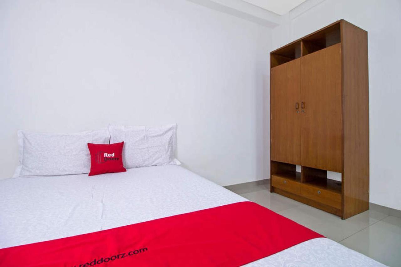 Hotel Reddoorz @ Pulomas Jakarta Exteriér fotografie