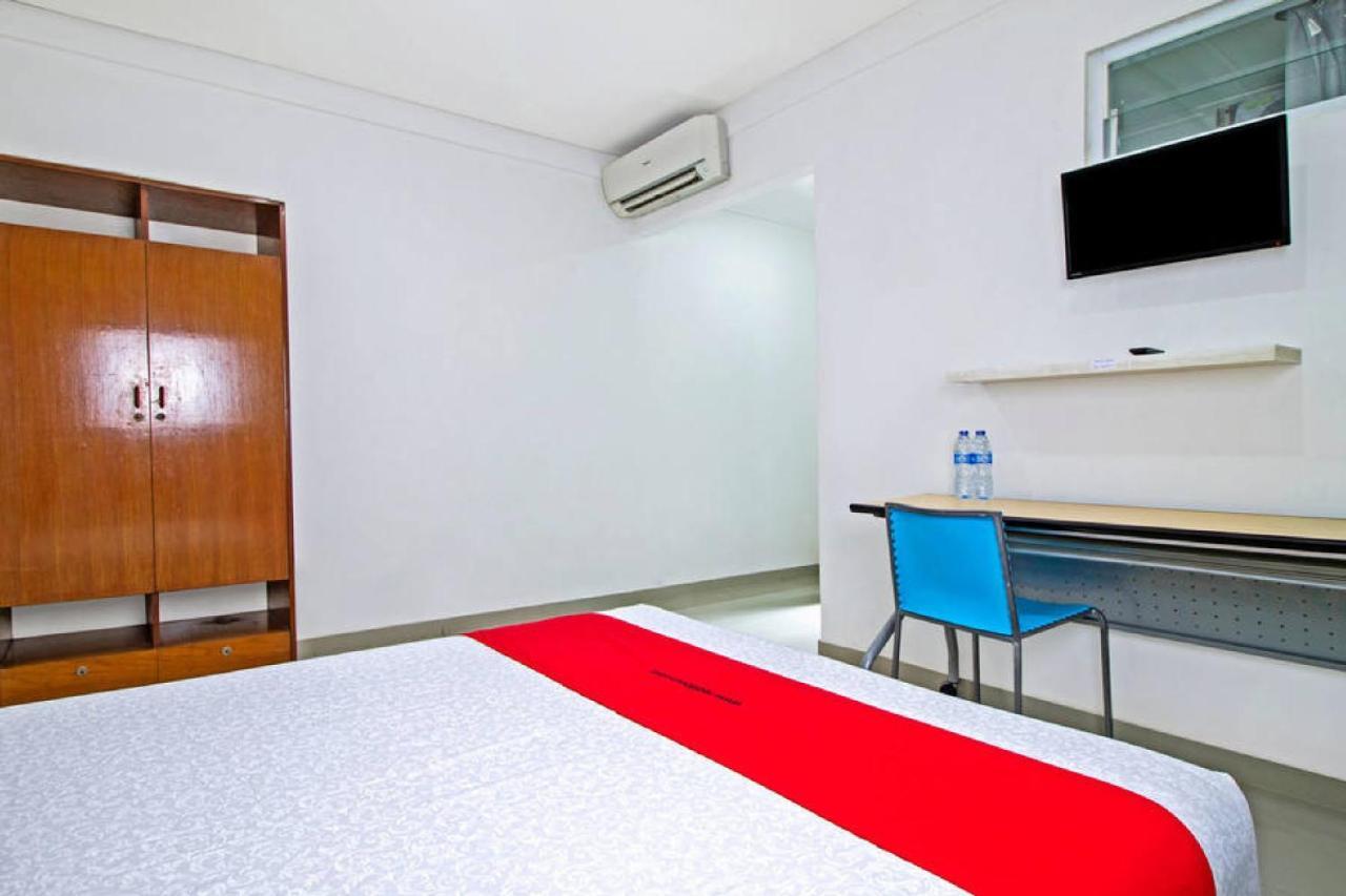 Hotel Reddoorz @ Pulomas Jakarta Exteriér fotografie