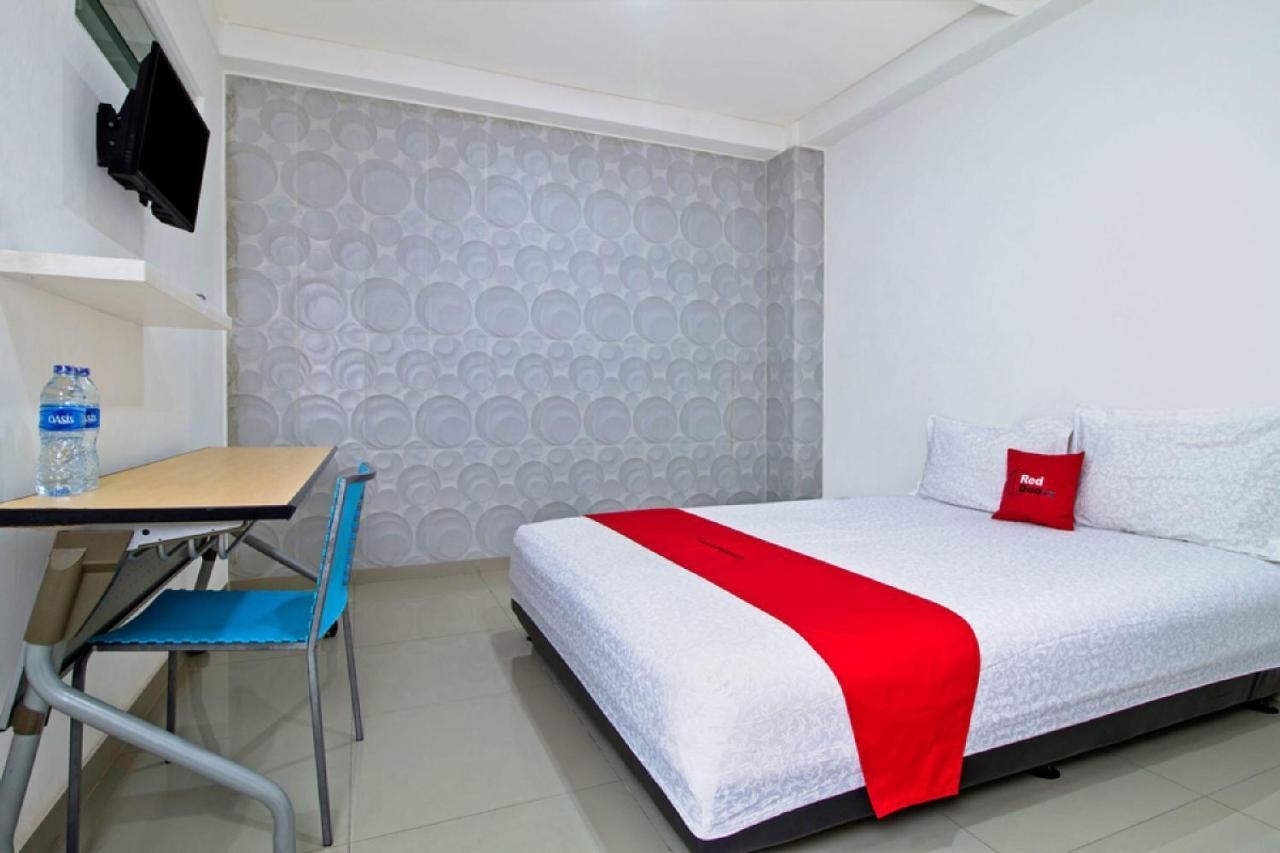Hotel Reddoorz @ Pulomas Jakarta Exteriér fotografie